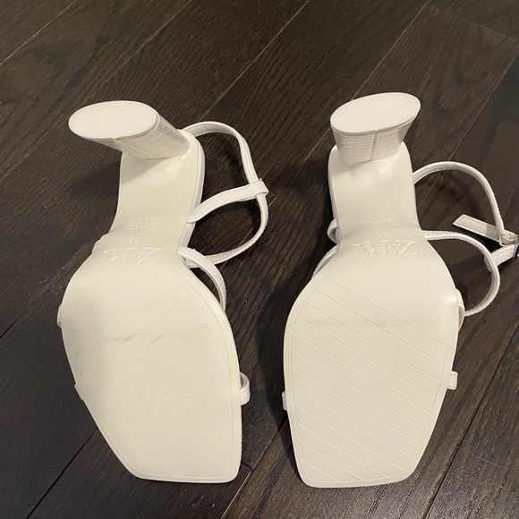 Zara White Strappy Heals - Picture 7 of 8